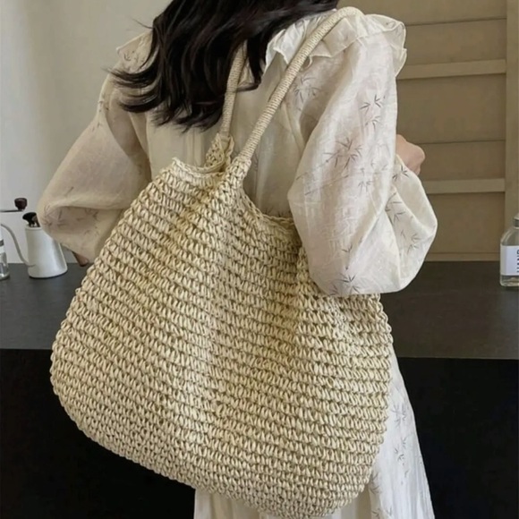 083- Stylish Tan Woven Tote Bag - Picture 3 of 5